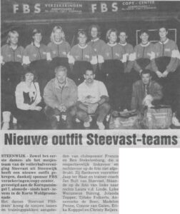 Dames 1 in nieuwe sponsorkleding in 1991